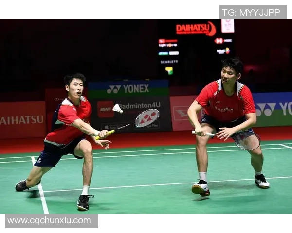 杭州羽毛球队与成都羽毛球队赛后复盘分析比赛经验与战术策略探讨